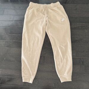 Women’s medium Nike sweatpants